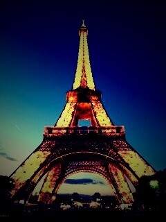 Светящаяся эйфелева башня обои