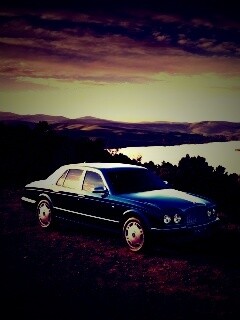 Бентли у озера обои