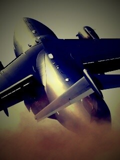 Большой грузовой самолет на взлете обои