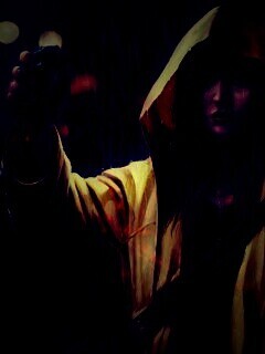 Девушка с гранатой обои