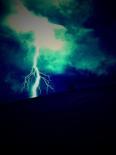 Всадник в буре обои