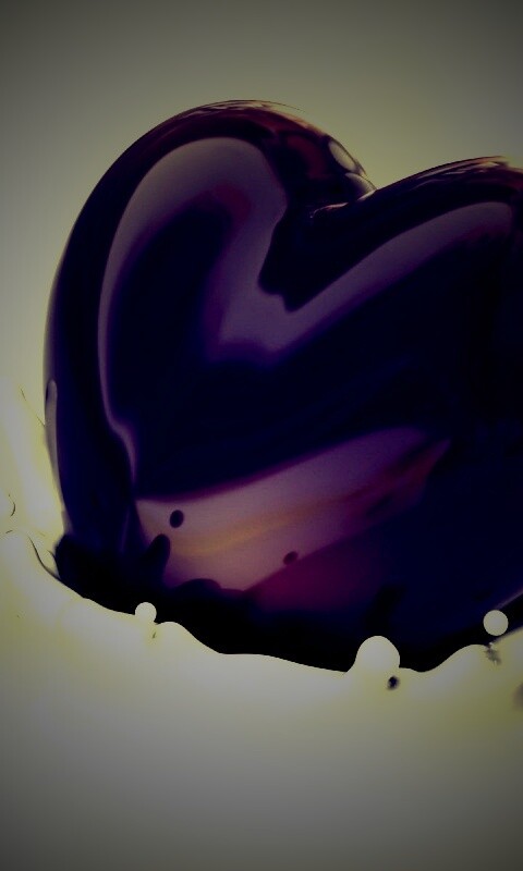 Шоколадное сердце в молоке обои