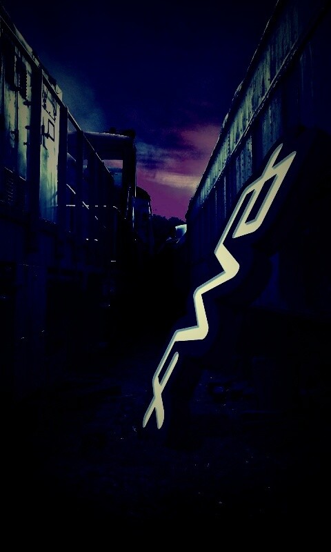 Упавшая вывеска обои