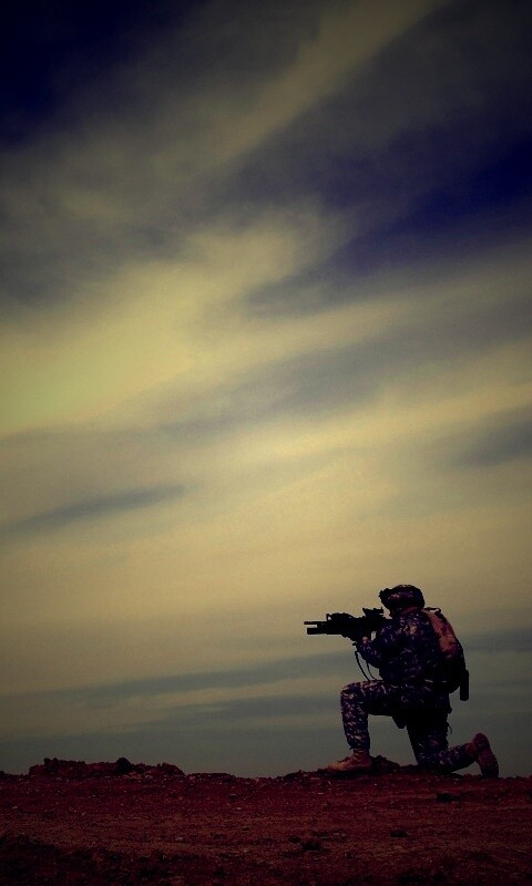 Стрельба с колена обои