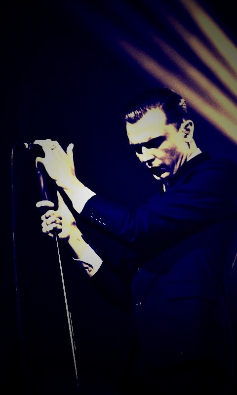 Тео Хатчкрафт на сцене обои