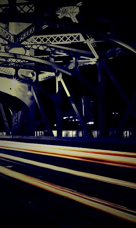 Движение на мосту обои