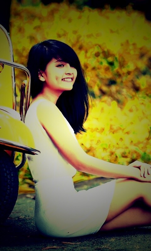 Девушка и мопед обои