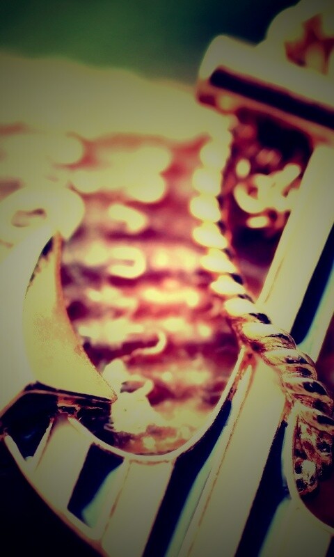 Кулон в виде якоря обои