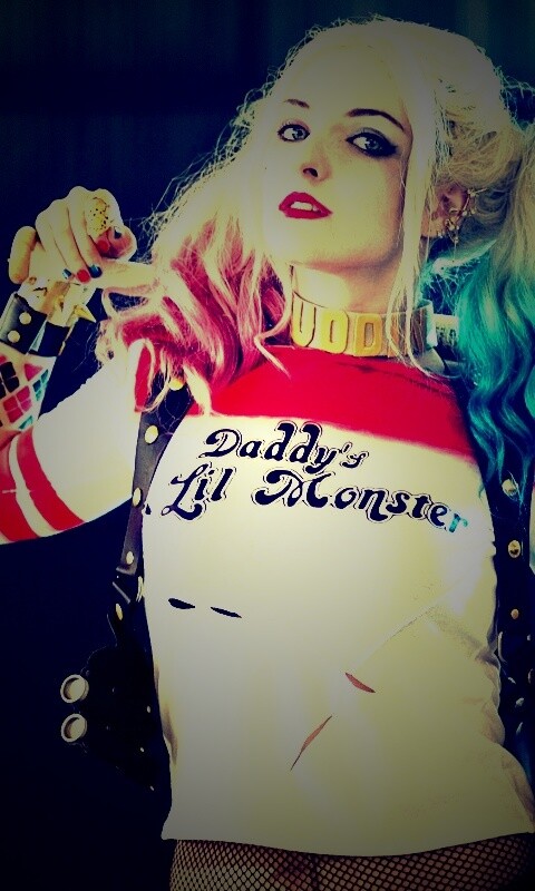 Daddy's lil monster обои