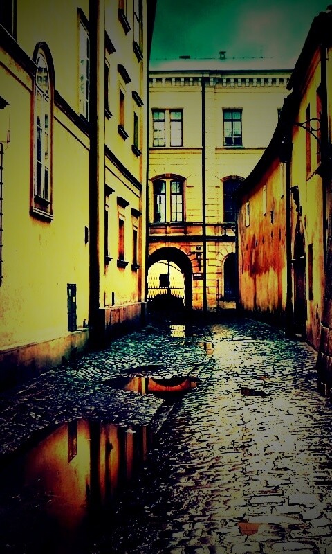 Проходной дворик обои