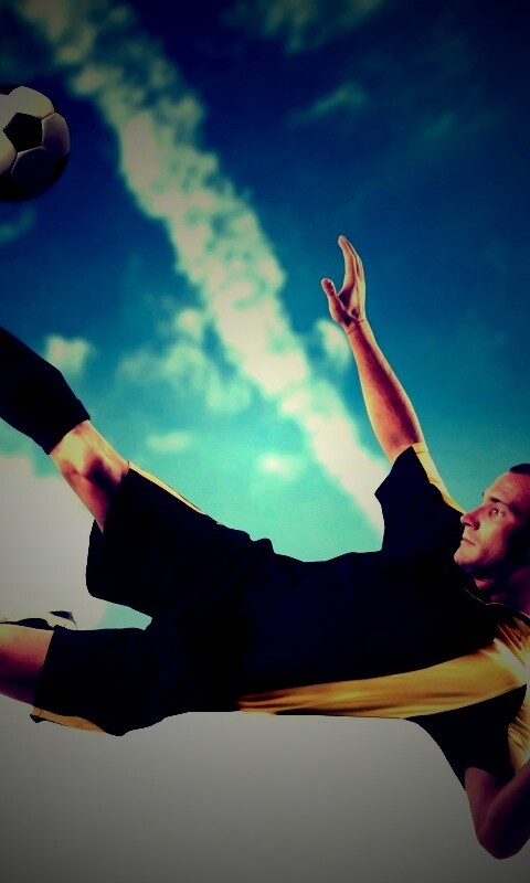 Удар по мячу обои