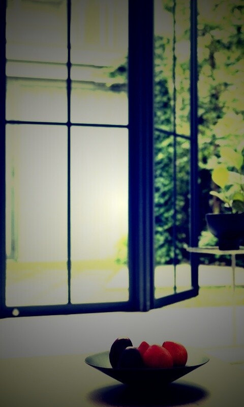 Фрукты в тарелке обои