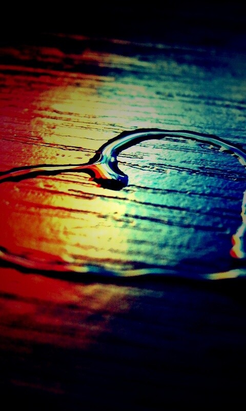 Сердечко из воды обои