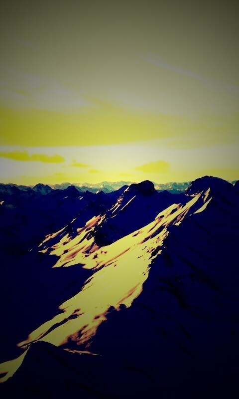 Залитые солнцем горы обои