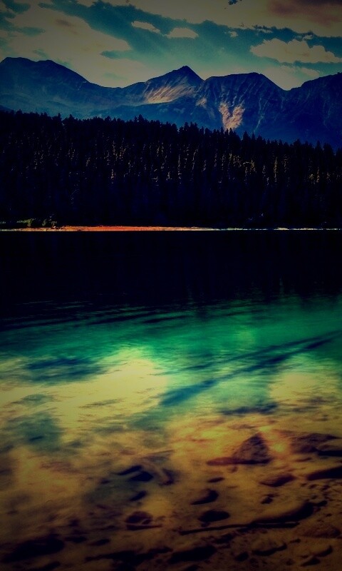 Зеленое озеро обои