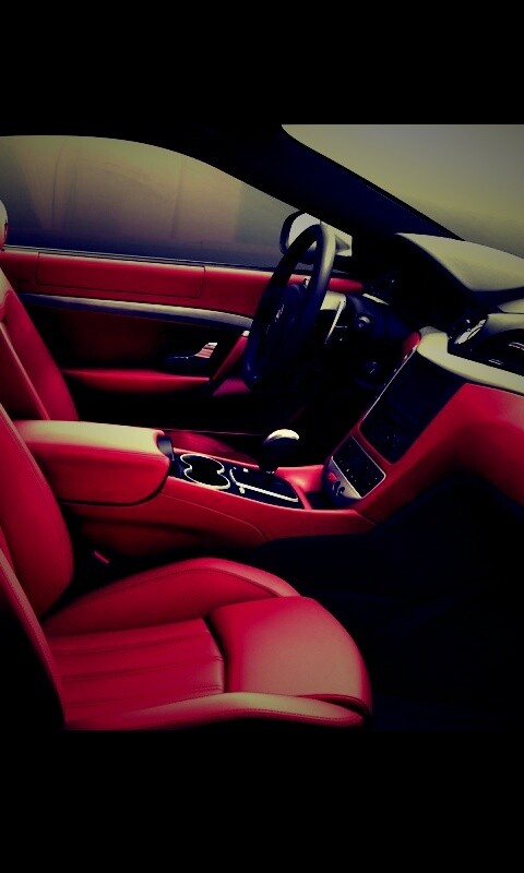 Салон Мазерати обои