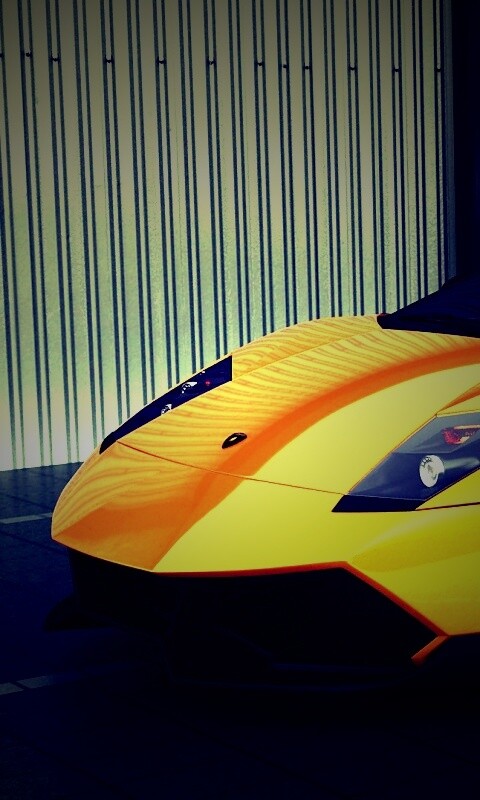 Жёлтый Ламборджини обои