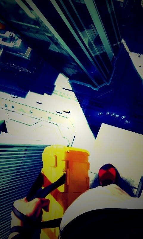 Фейт на краю небоскреба обои