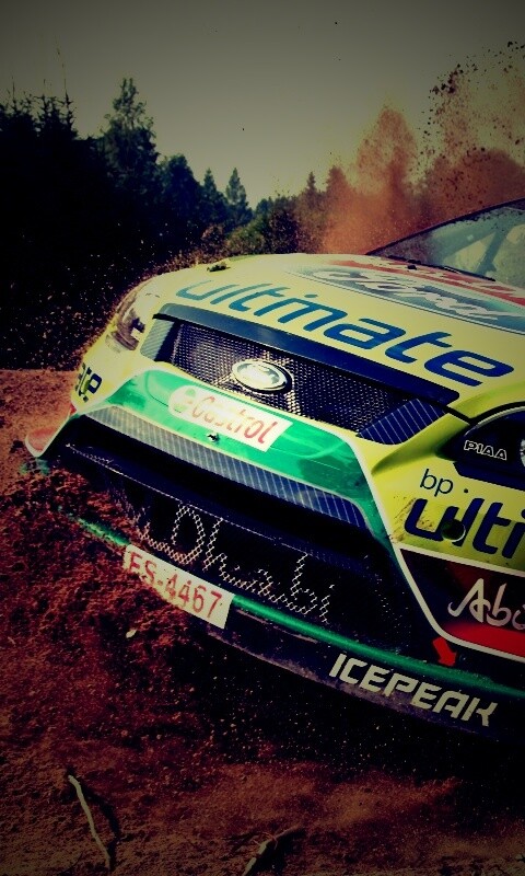 Форд учавствует в ралли обои