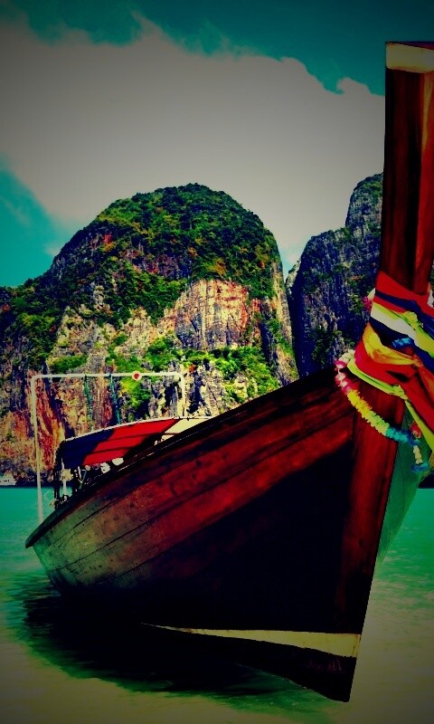 Лодка в райских водах обои