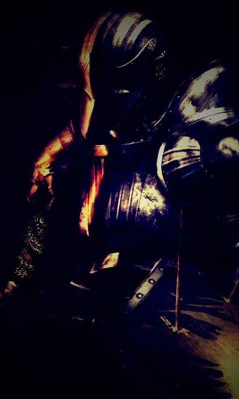 Поверженный рыцарь в доспехах обои