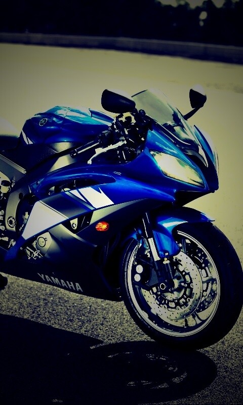 Мотоцикл Ямаха с блокиратором заднего колеса обои
