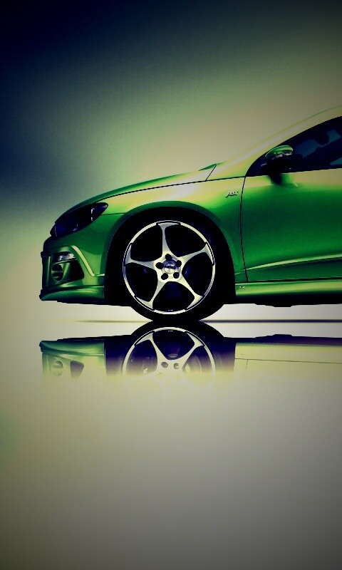 Зелёный трёхдверный хэтчбек обои