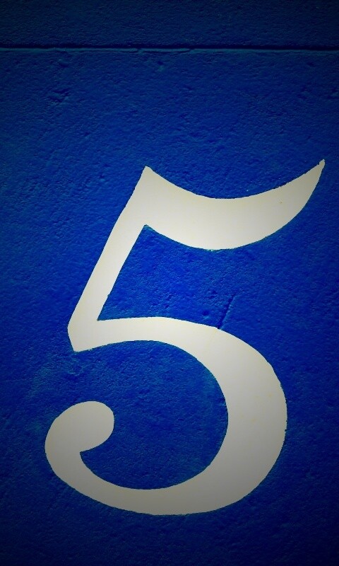 Твердая пятерка обои