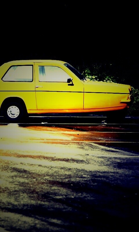 Трёхколёсный ретро автомобиль обои