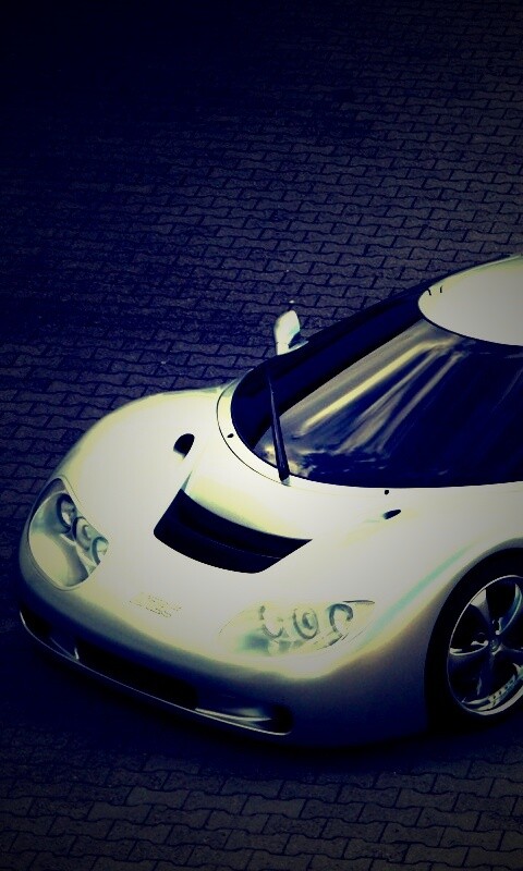 Красивый серебристый спорткар обои