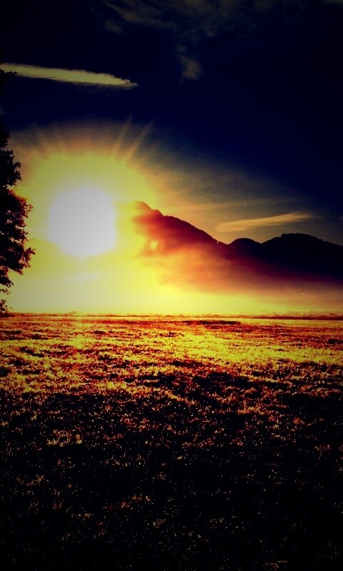 Восход над горами обои