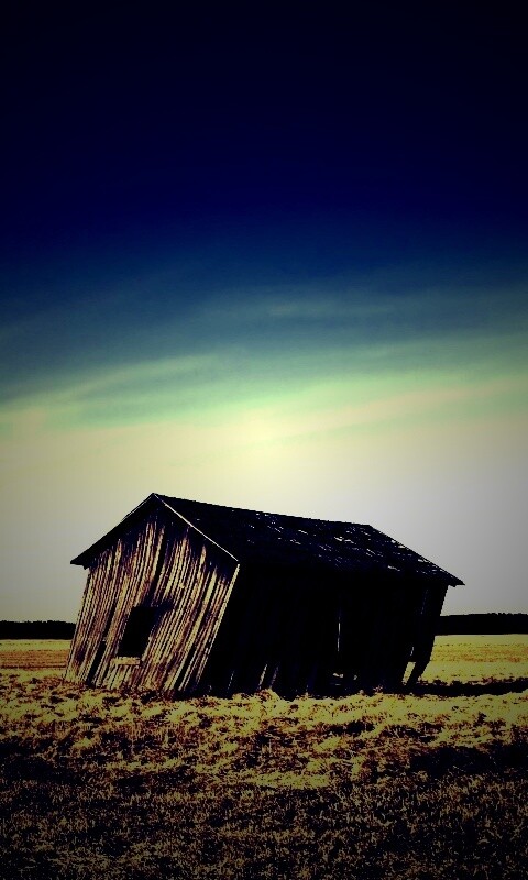 Покосившийся сарай обои