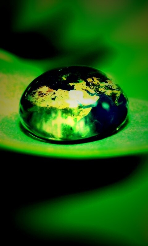 Целый мир в капле воды обои