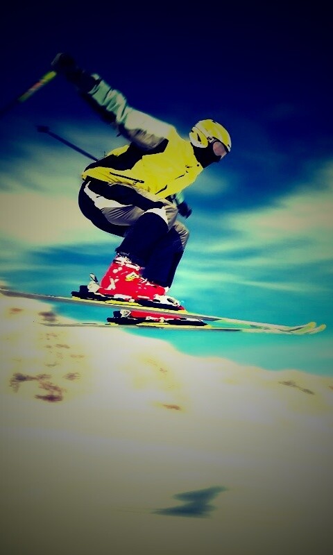 Лыжник в прыжке обои