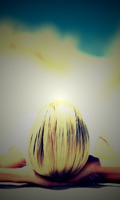 Девушка на солнце обои