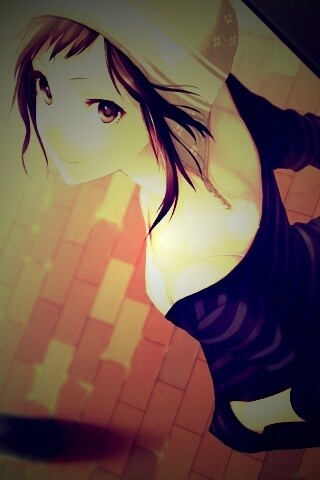 Девушка с гитарным чехлом обои