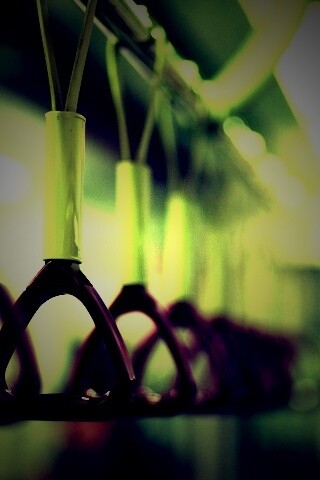 Поручни в метро обои