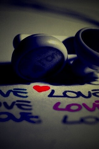 Наушники и любовь обои