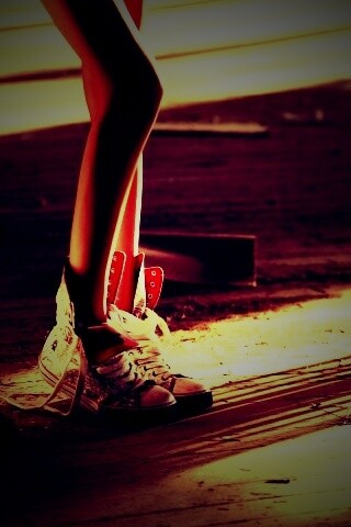 Ножки в кедах обои