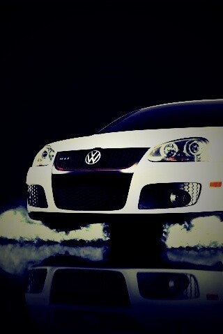 Буксующий белый Фольц обои