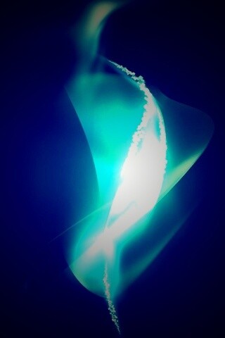 Светящаяся вертикальная волна обои