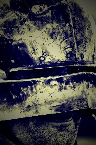 Человек в доспехах обои