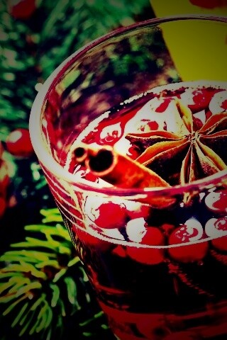 Глинтвейн с палочкой корицы обои