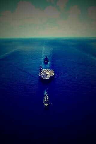 Авианосец с эскортом обои