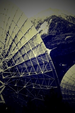 Локаторы в горах обои