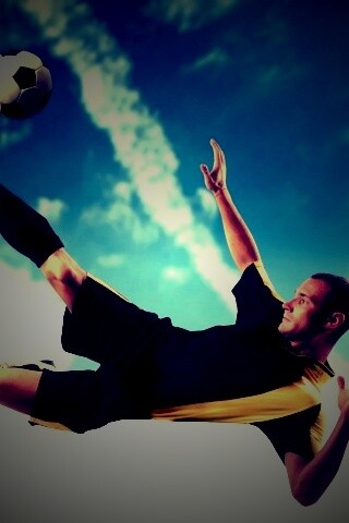 Удар по мячу обои