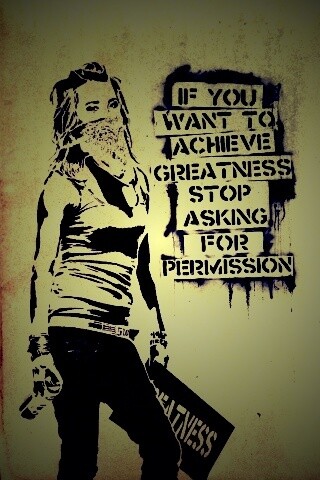 Девушка с баллончиком обои