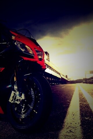 Априлия РСВ4 обои