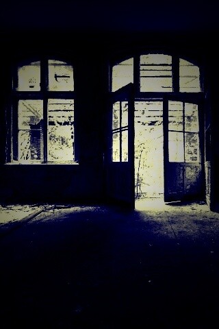 Комната в заброшенном здании обои