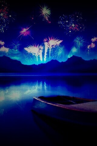 Фейрверк над озером обои